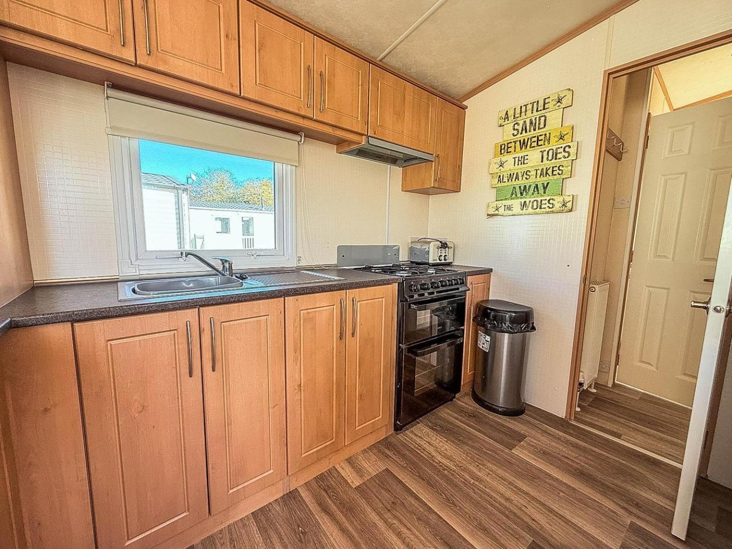 Lovely 6 Berth Caravan For Hire At Manor Park In Hunstanton Norfolk Ref 23044S Zewnętrze zdjęcie